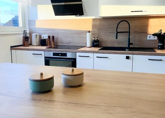 Coming In באונאטאל